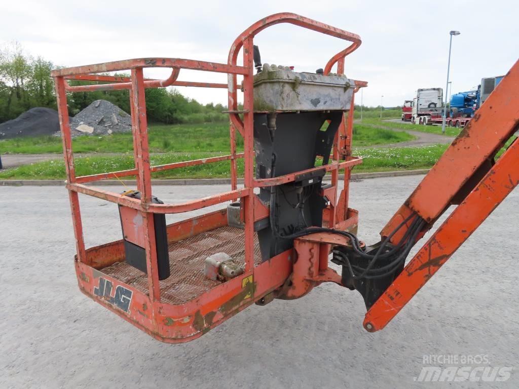 JLG 800 AJ Bomliftar