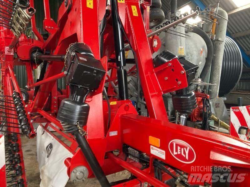 Lely Hibiskus 1015 Strängläggande skördare