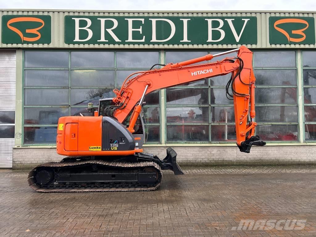 Hitachi ZX 135 US Bandgrävare