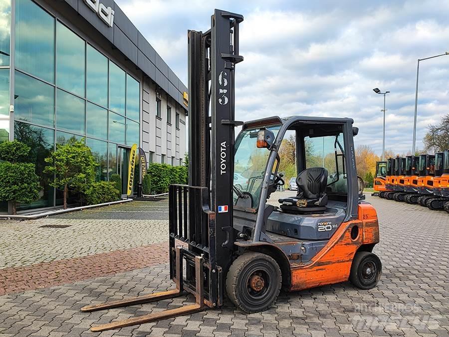 Toyota 02-8FGF20 Gasolmotviktstruckar