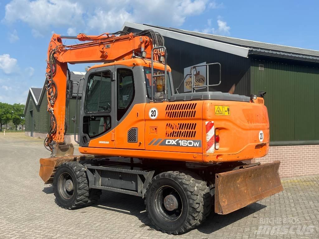 Doosan DX 160 W-3 Hjulgrävare