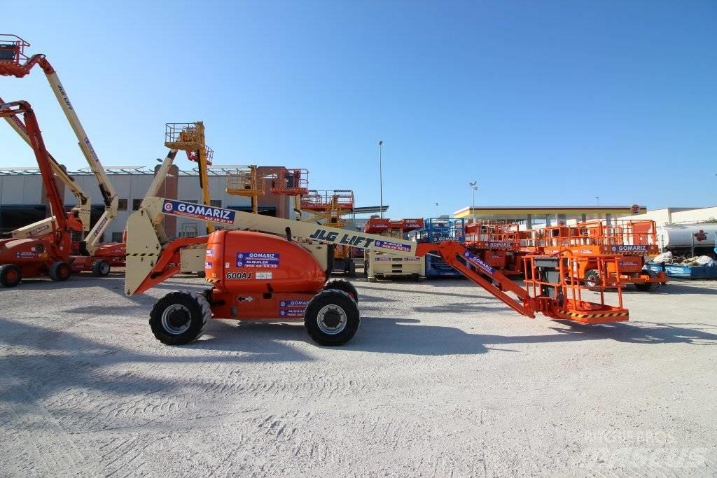 JLG 600 AJ Bomliftar