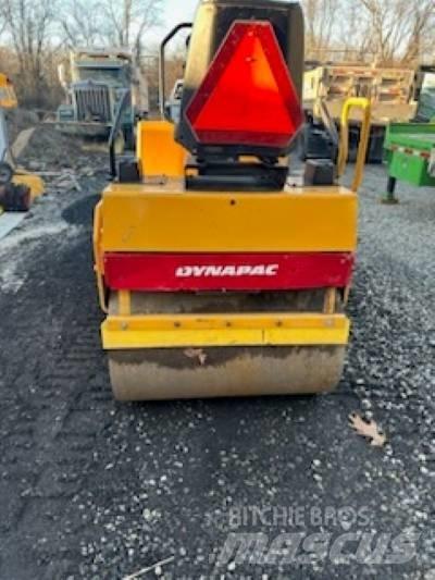 Dynapac CC 102 Tvåvalsvältar