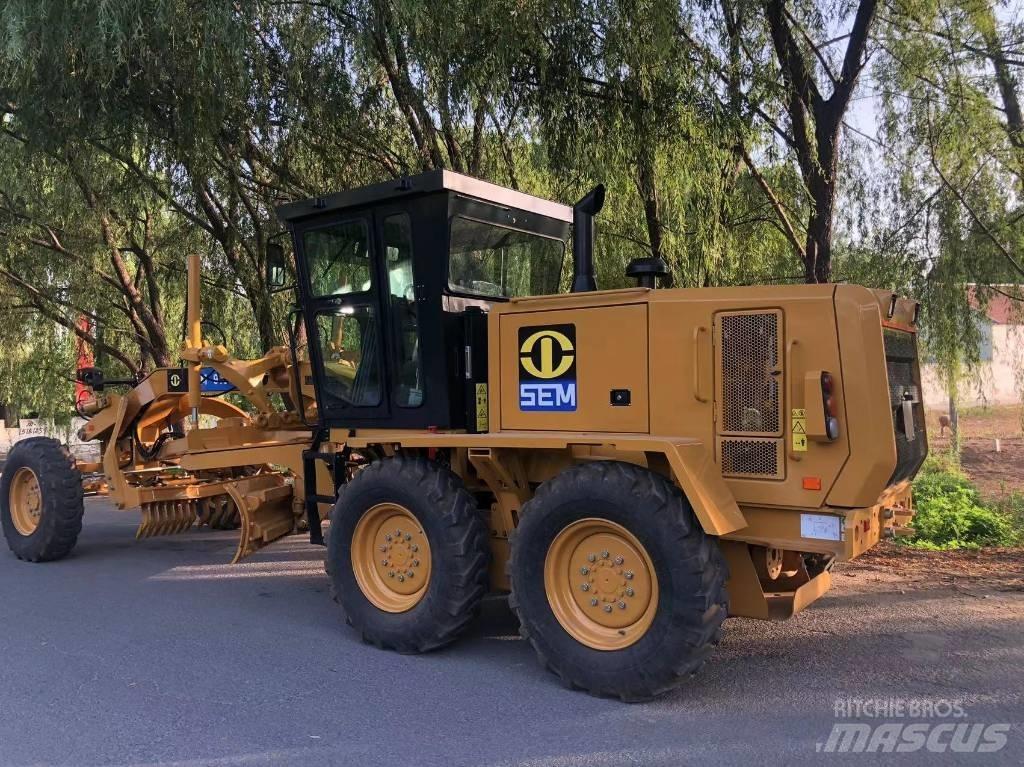 SEM 915 motor grader Väghyvlar