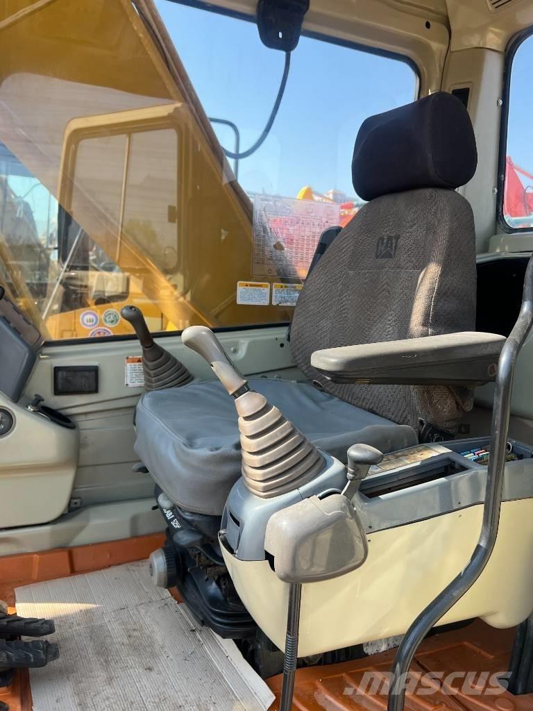 CAT 320 B Bandgrävare