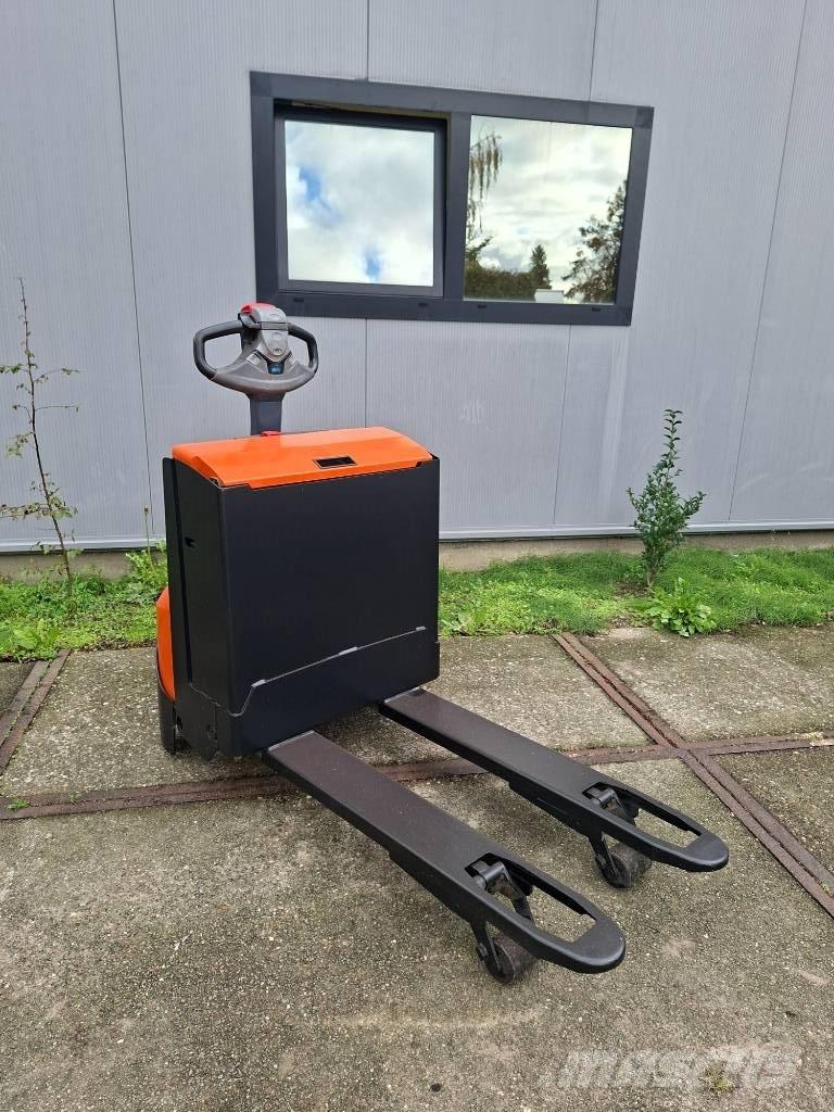 BT LWE 160 Låglyftare utan plattform