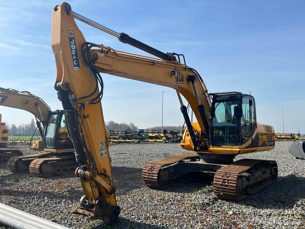JCB 240NLC Bandgrävare
