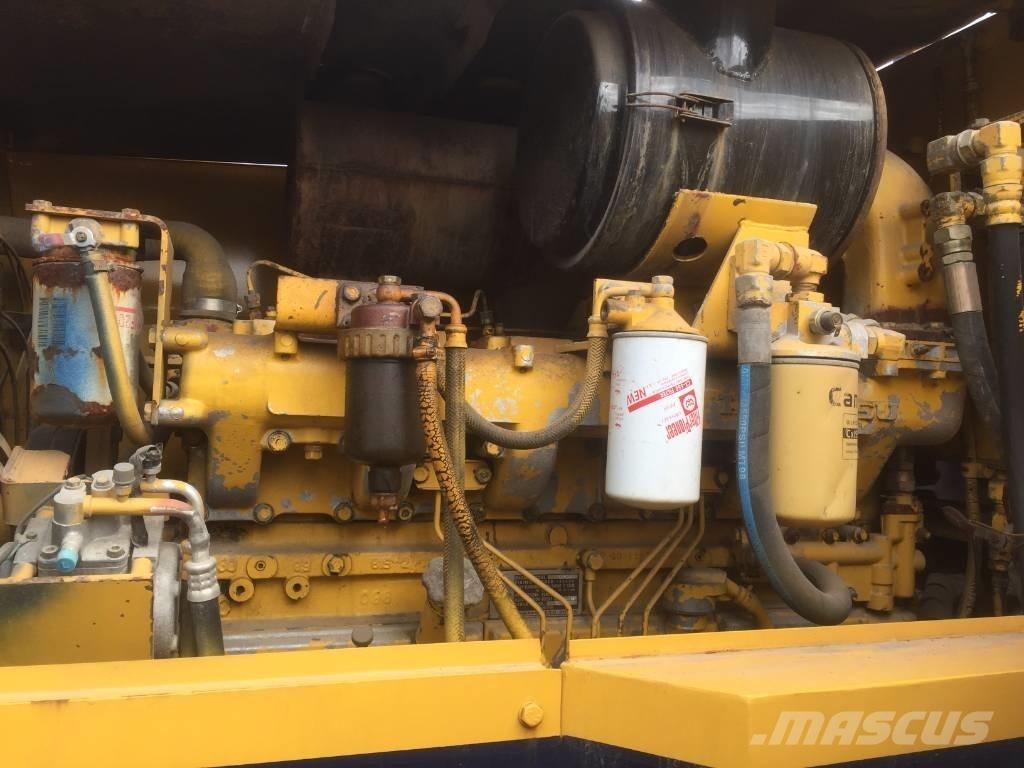 Komatsu GD 623 A Väghyvlar