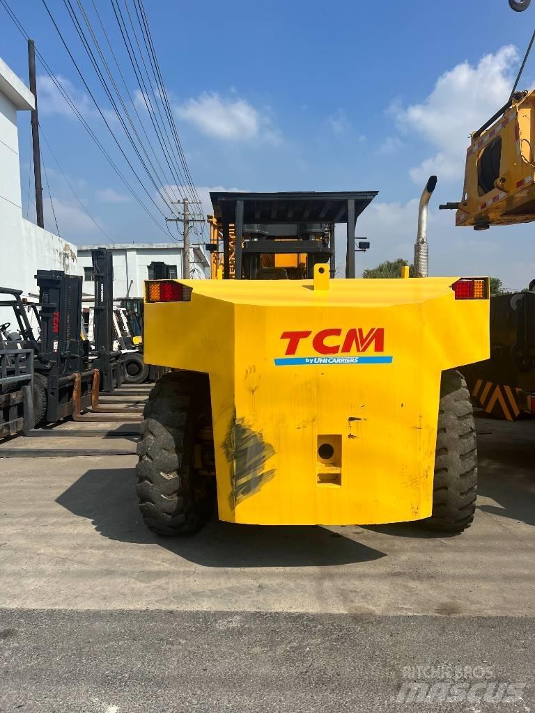 TCM FD250 Teleskoplastare