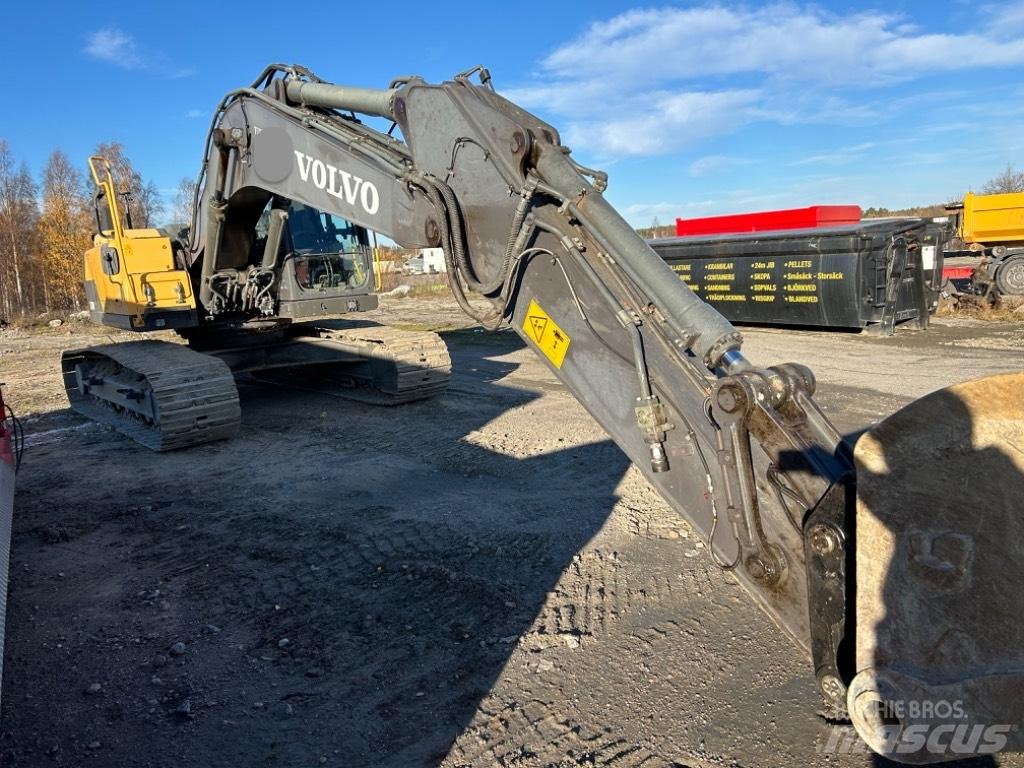 Volvo EC 220 DL Bandgrävare