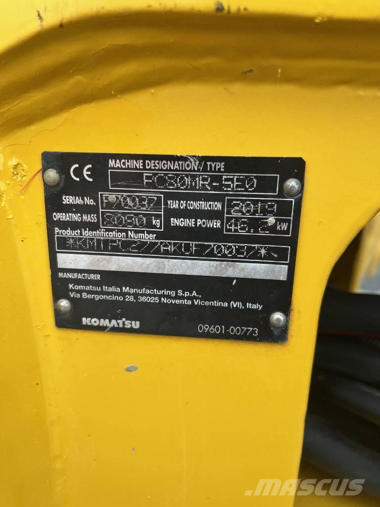 Komatsu PC80MR-5E0 Midigrävmaskiner 7t - 12t