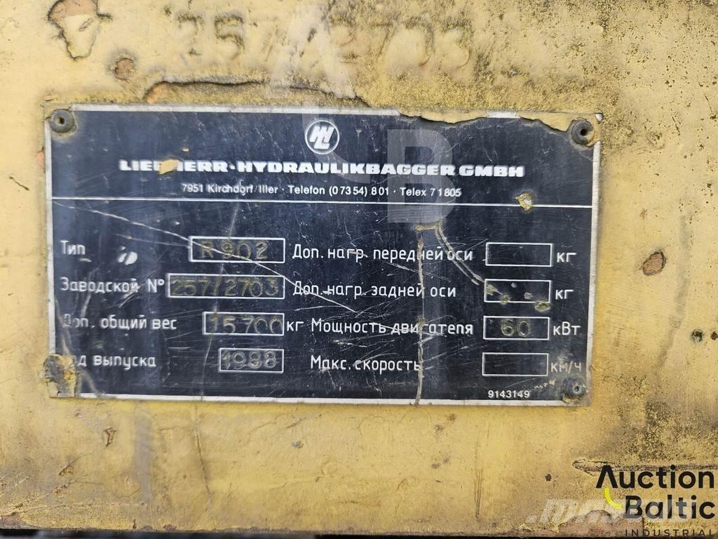 Liebherr R 902 Bandgrävare