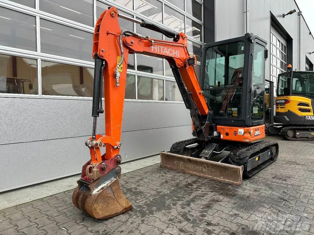 Hitachi ZX26U-6 CR Minigrävare < 7t