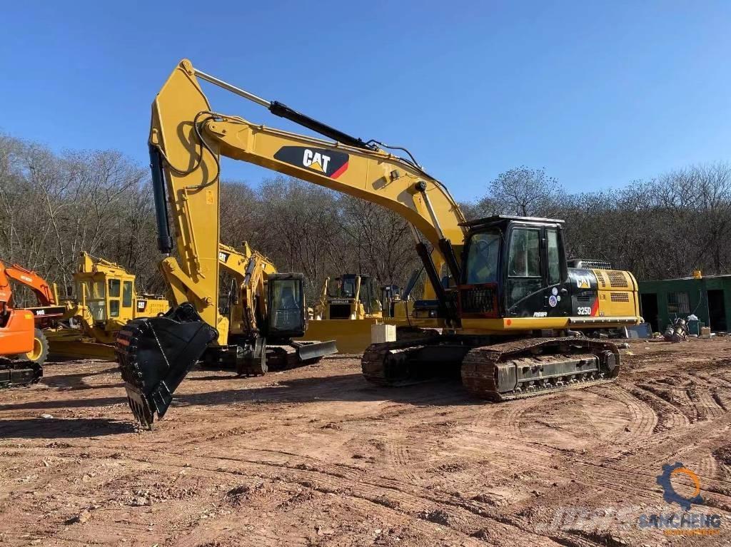 CAT 325 D Bandgrävare