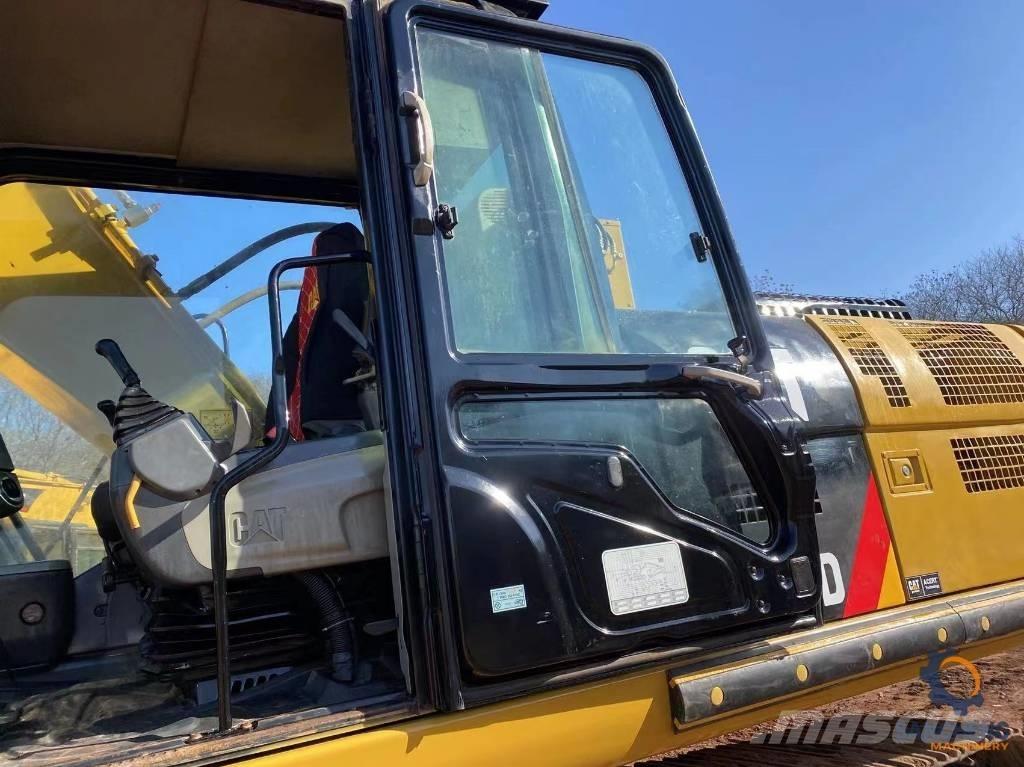 CAT 325 D Bandgrävare