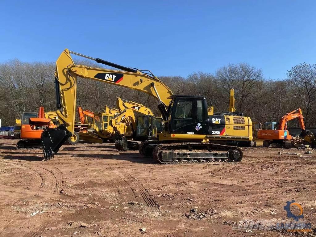 CAT 325 D Bandgrävare