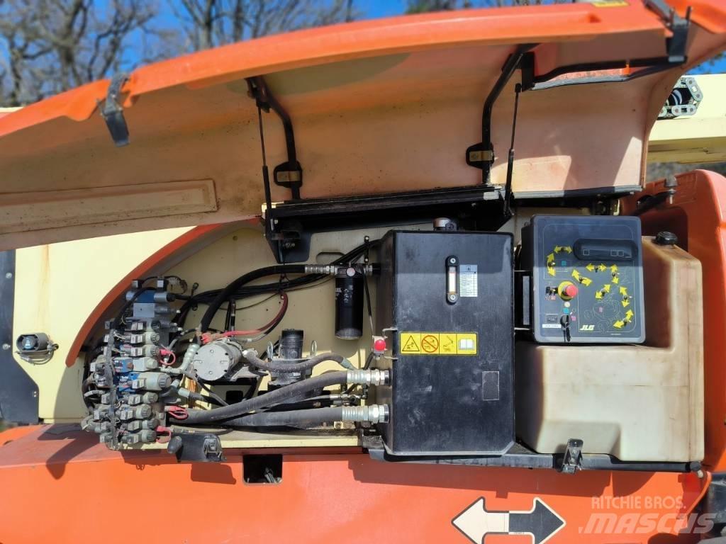 JLG 800 AJ Bomliftar