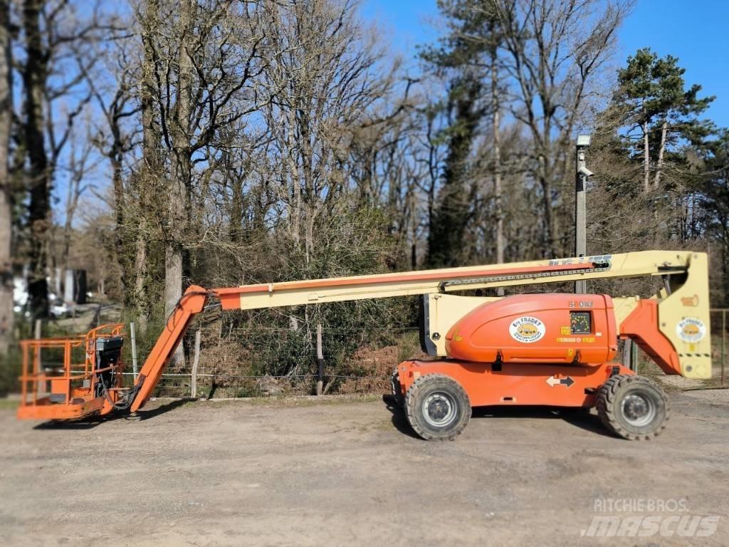 JLG 800 AJ Bomliftar