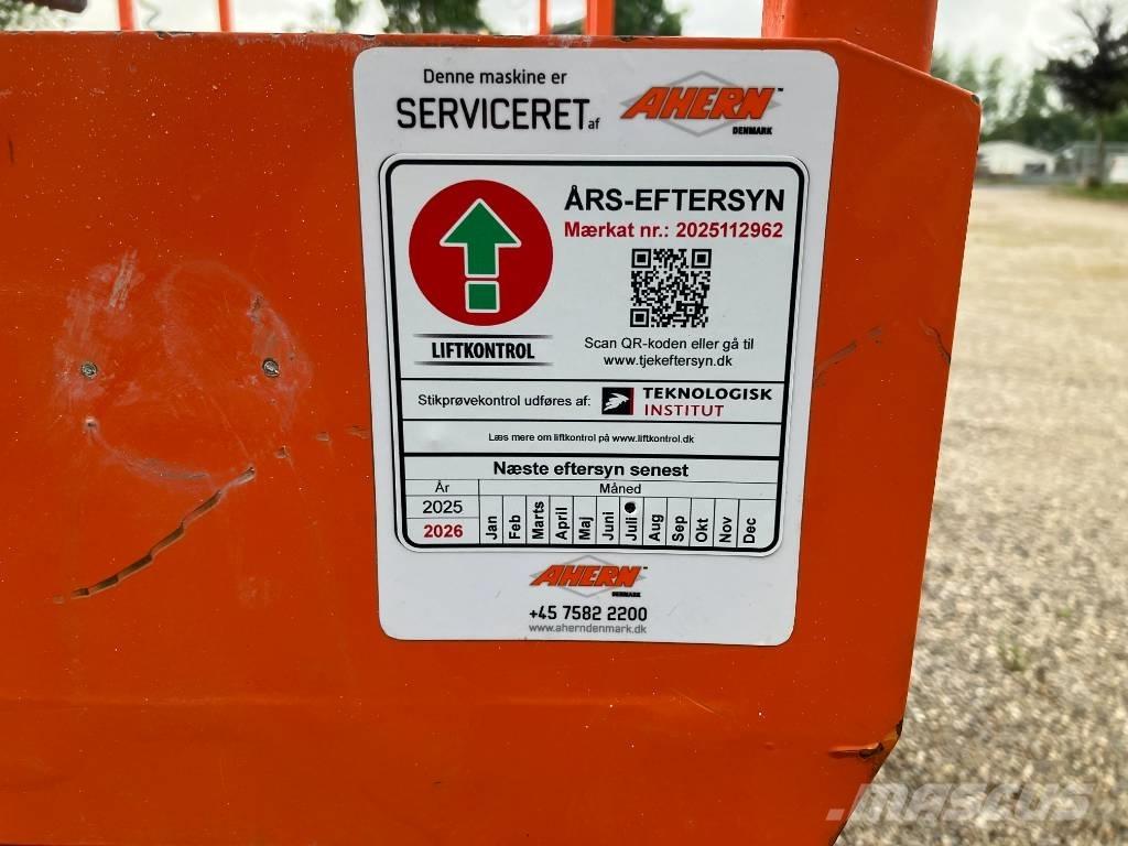JLG 3246 ES Saxliftar