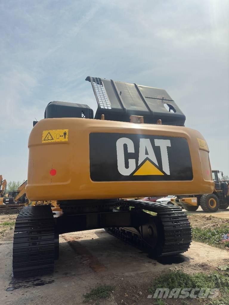 CAT 330 D2 Bandgrävare