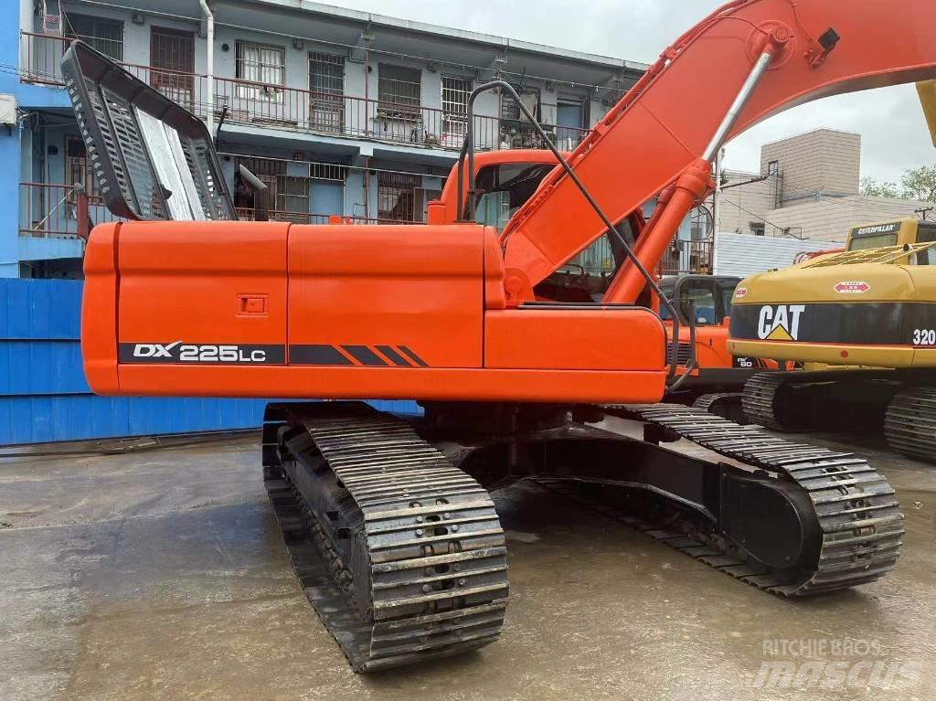 Doosan dx225 Bandgrävare