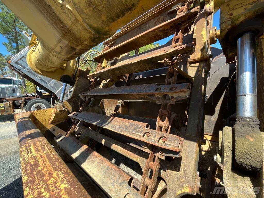 CAT 615 C Schaktvagnar