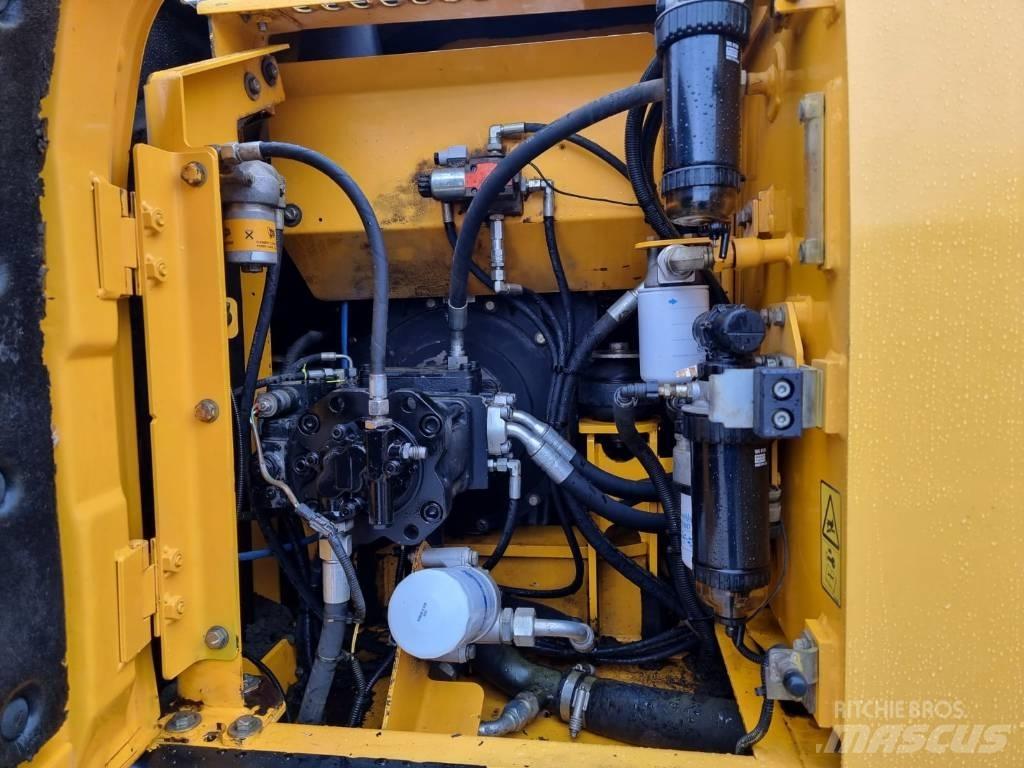 JCB JS 130 LC Bandgrävare