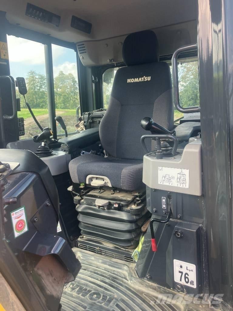 Komatsu D51PXi - 24 Bandschaktare