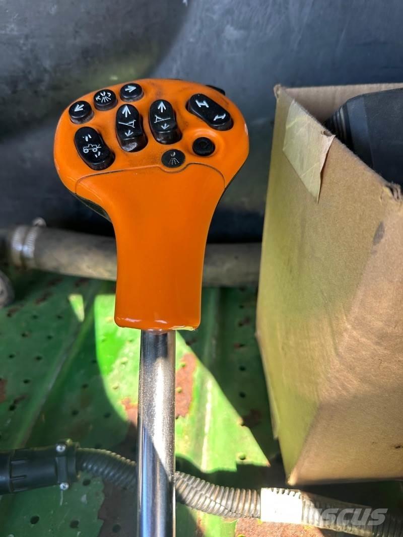 John Deere R952 i Dragna sprutor