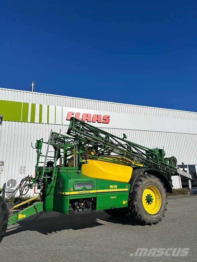 John Deere R952 i Dragna sprutor