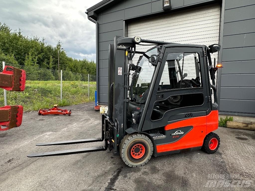 Linde E 25 -01 Elmotviktstruckar