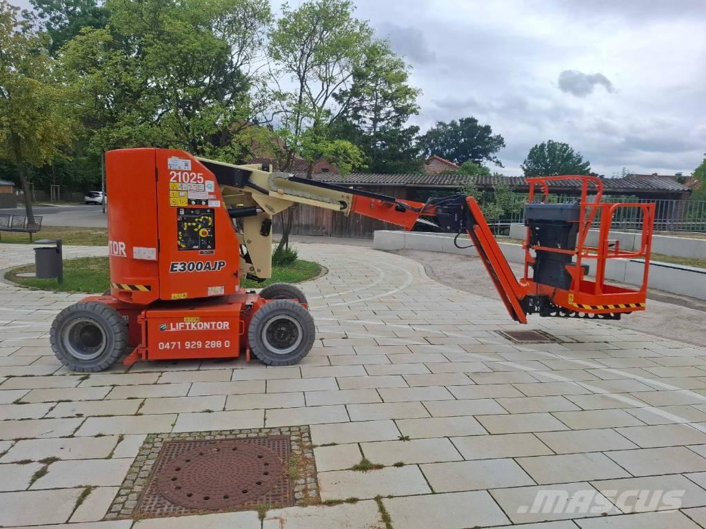 JLG E 300 AJP Bomliftar