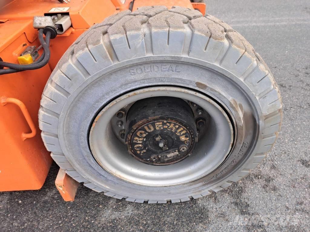 JLG E 300 AJP Bomliftar