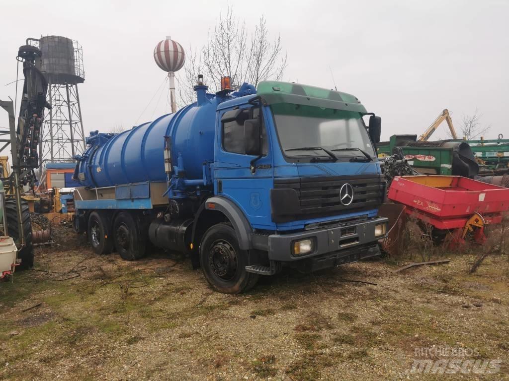 Mercedes-Benz 2426 Slamsugningsbil
