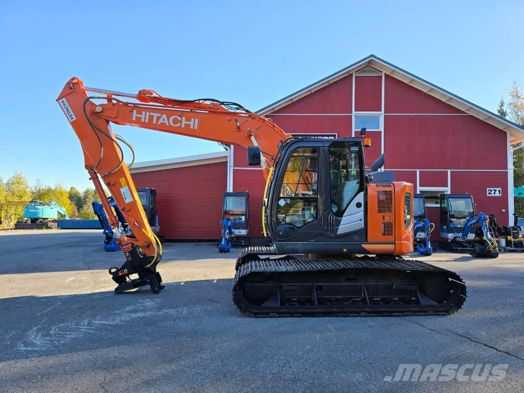 Hitachi ZX 135 US-6 Bandgrävare