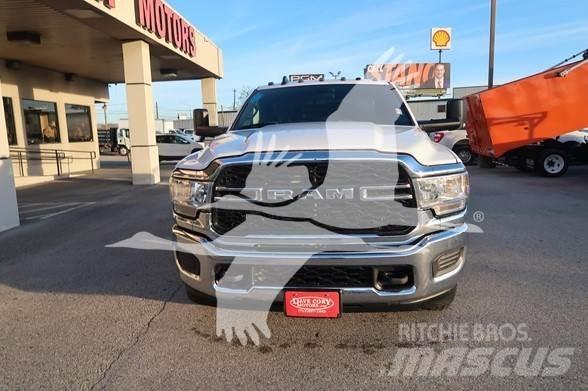 RAM 3500 HD Flakbilar