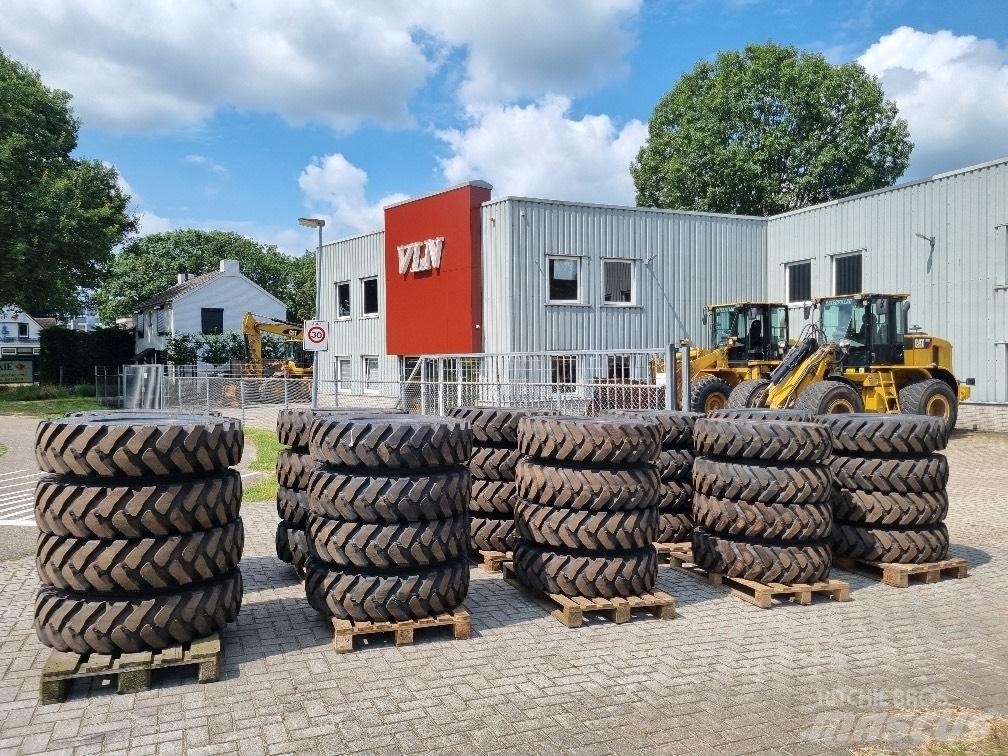 Kumho 10.00 x 20 Däck, hjul och fälgar