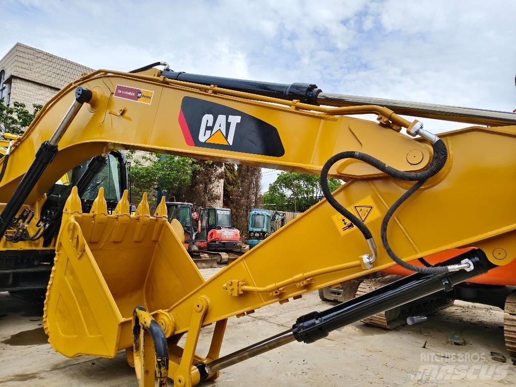 CAT 330 D2 L Bandgrävare