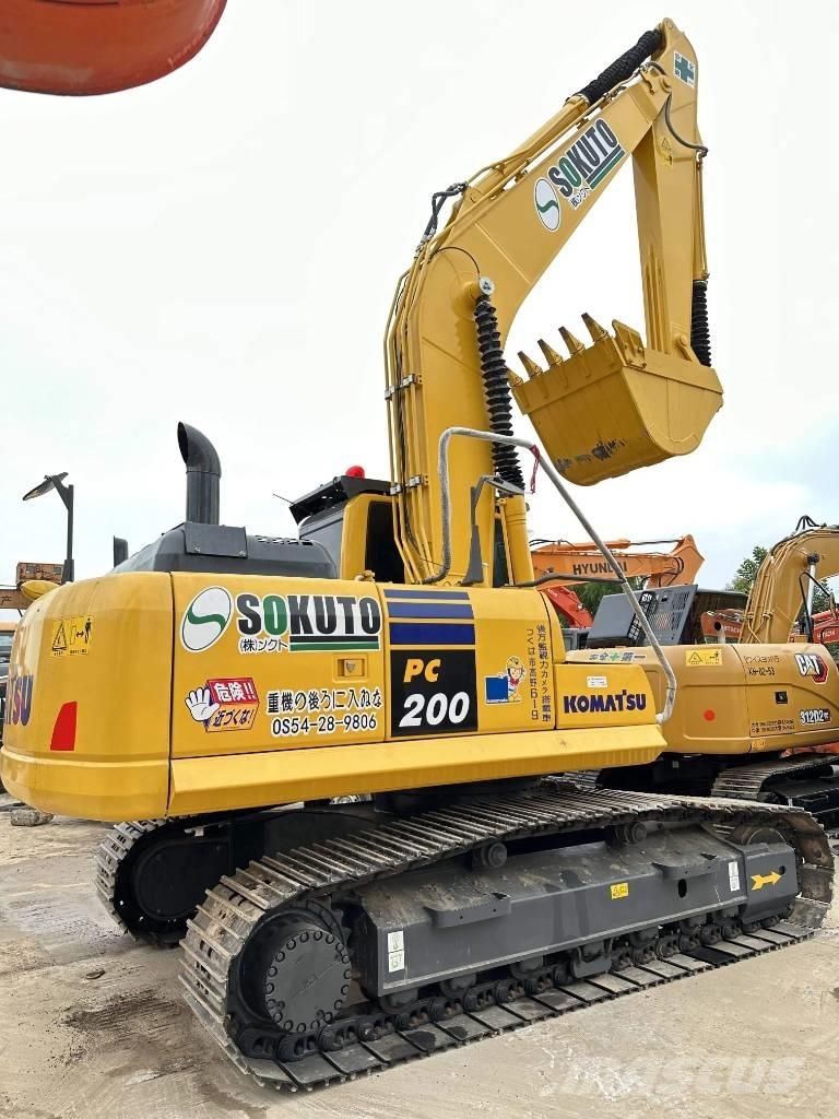 Komatsu PC 200-8 Bandgrävare