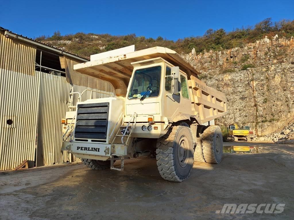 Perlini D655E Gruvtruck