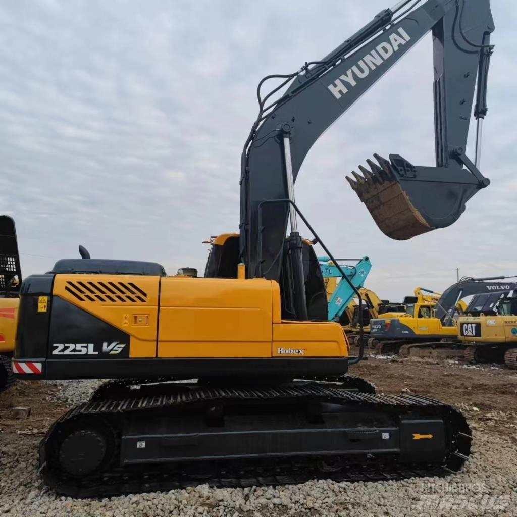 Hyundai 225VS Bandgrävare