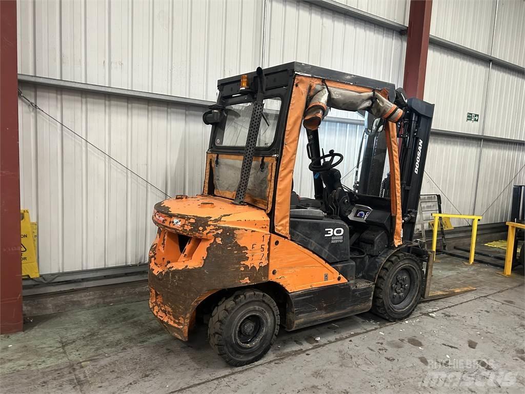 Doosan D30S-5 Dieselmotviktstruckar