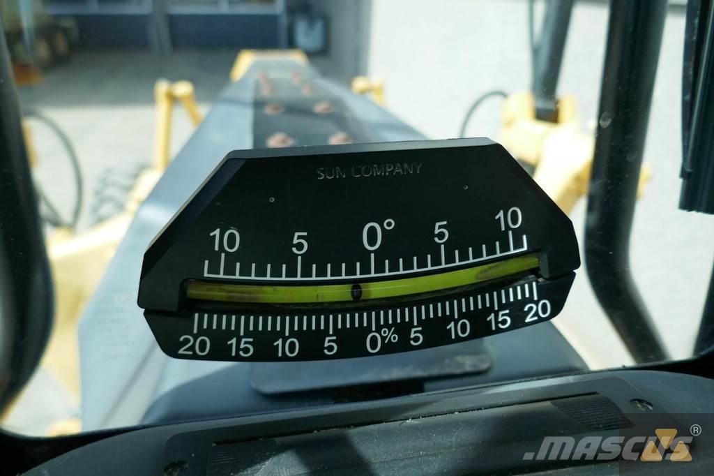 CAT 12M3 Väghyvlar