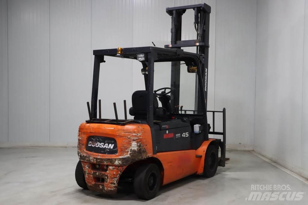 Doosan B45X-5 Elmotviktstruckar
