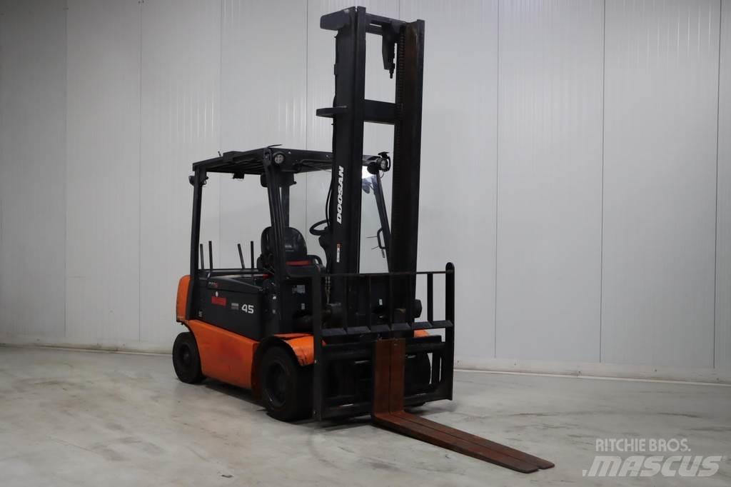 Doosan B45X-5 Elmotviktstruckar