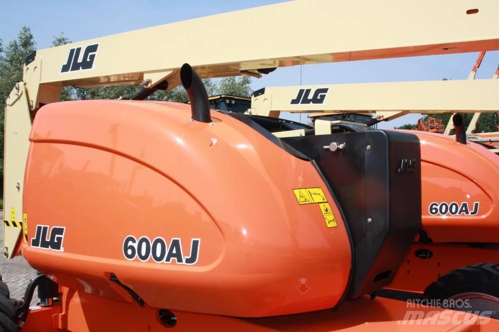 JLG 600 AJ Bomliftar