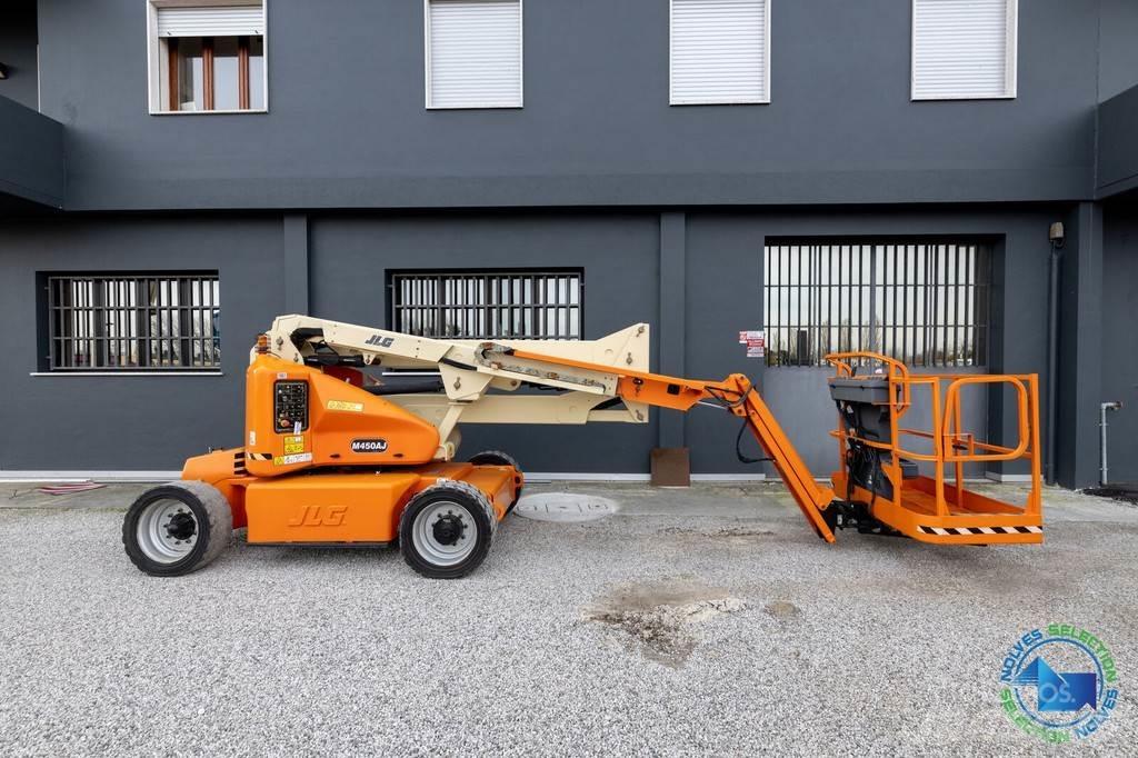 JLG M450AJ Bomliftar