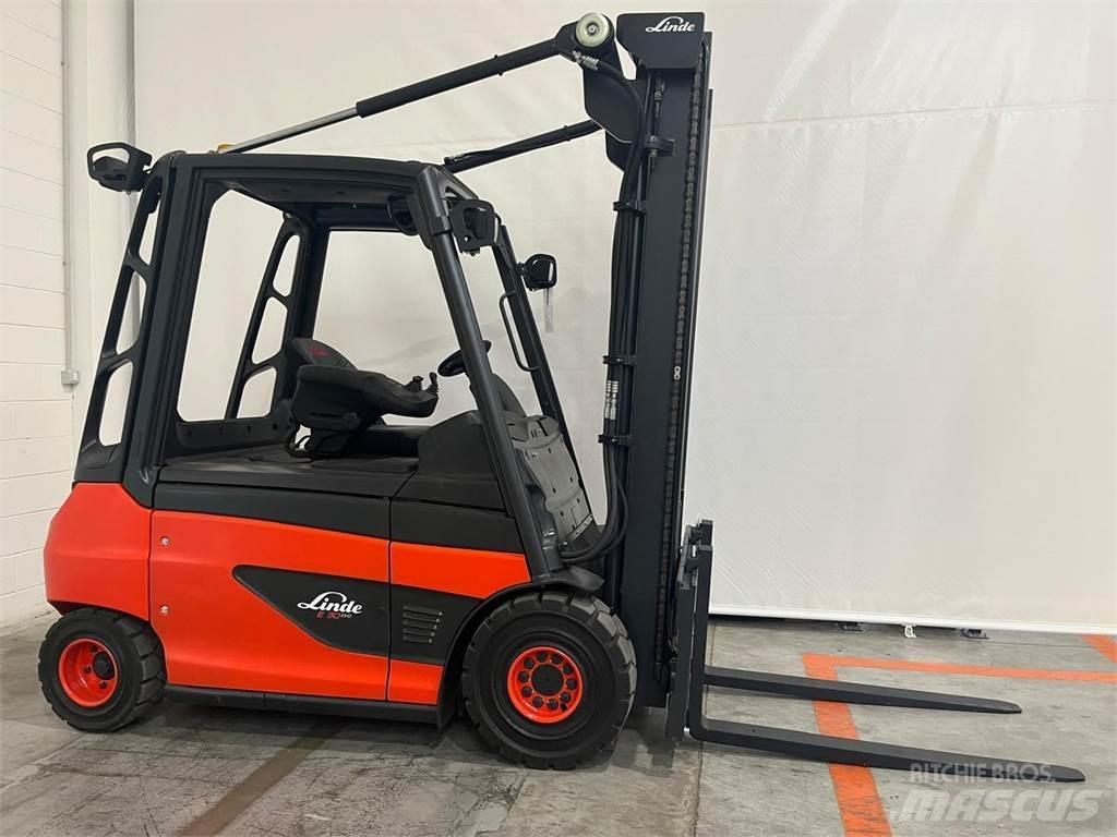Linde E30-01 Elmotviktstruckar