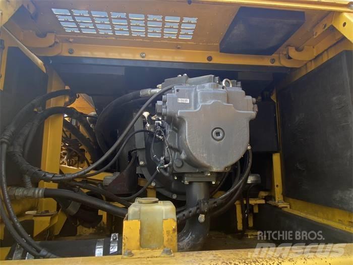 Komatsu PC450-8 Bandgrävare