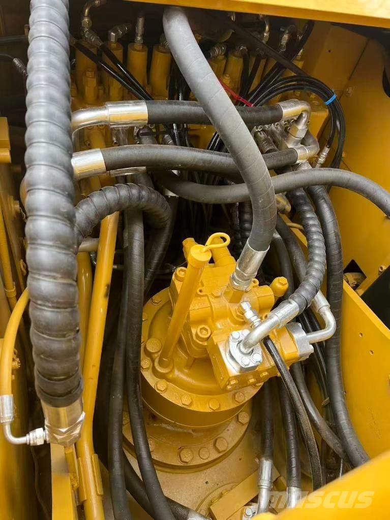 CAT 320 D2L Bandgrävare